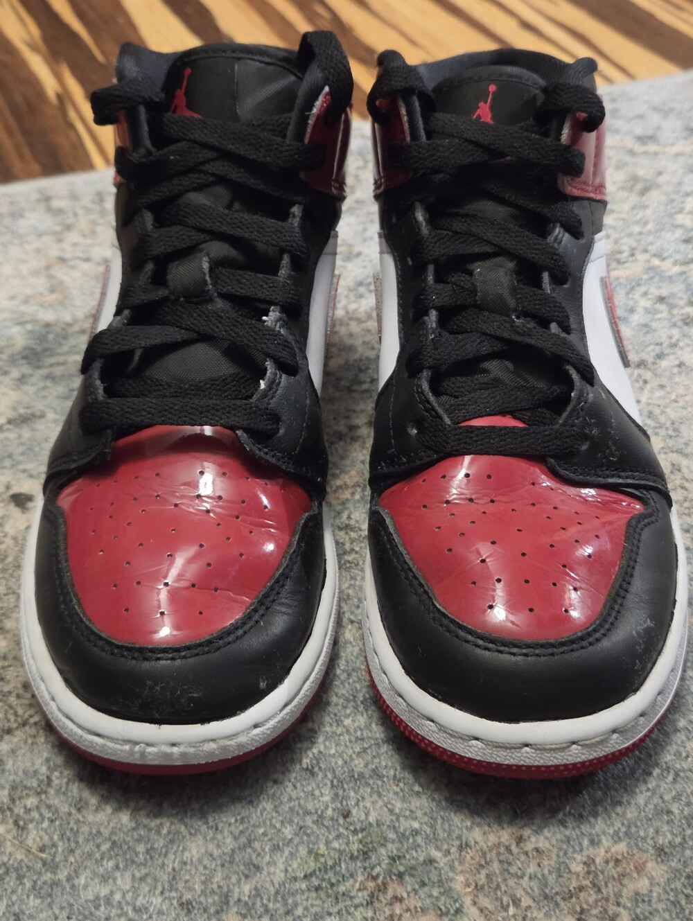 Nike Air Jordan 1 Mid SE Patent Bred Toe GS (HV4399-006) – Size 5Y• Black White